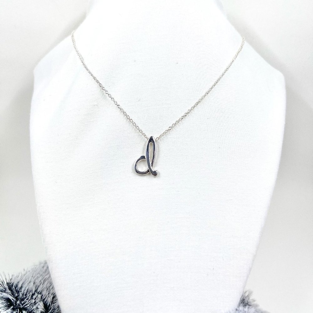 NWT – NY & CO – Silver Tone Lowercase “d” Pendant 16” Chain Necklace